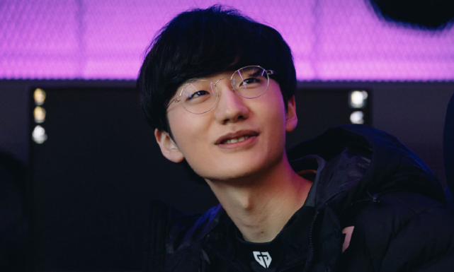 BRO险胜KT,Deft线上压制力十足焦点之战入围赛,锁定晋级资格 BRO险胜KT,Deft线上压制力十足焦点之战入围赛,锁定晋级资格