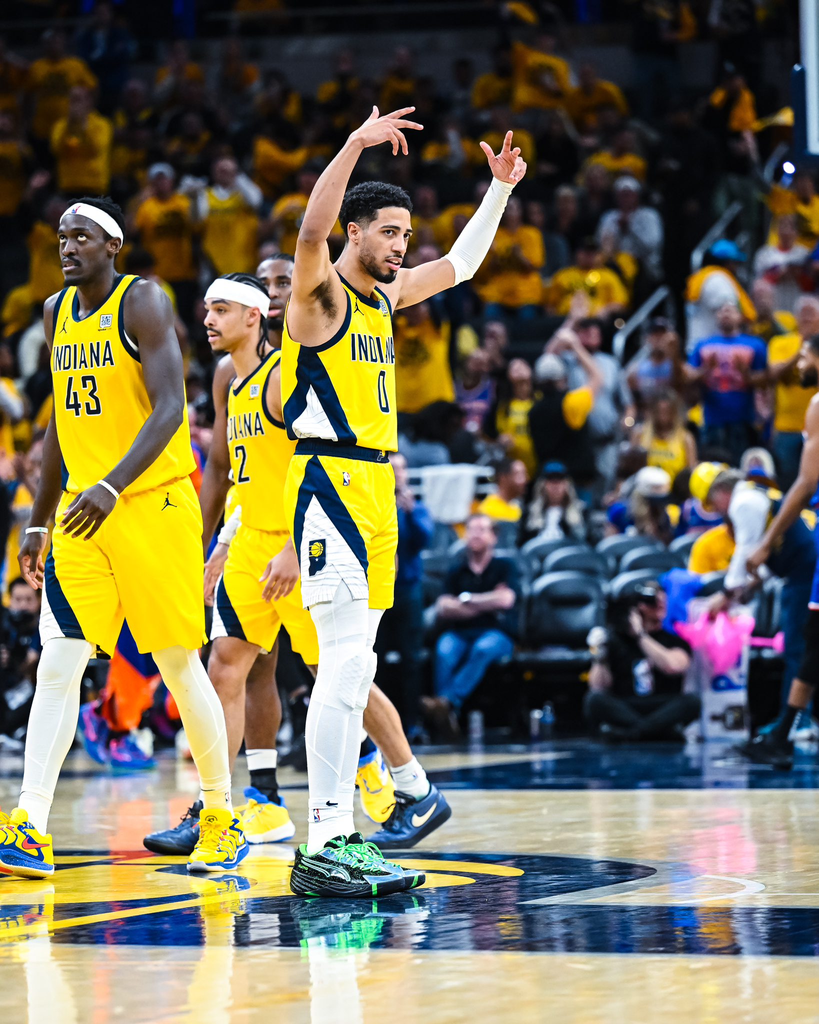 包含猛龙鏖战独行侠,布克刷新纪录的词条 包含猛龙鏖战独行侠,布克刷新纪录的词条