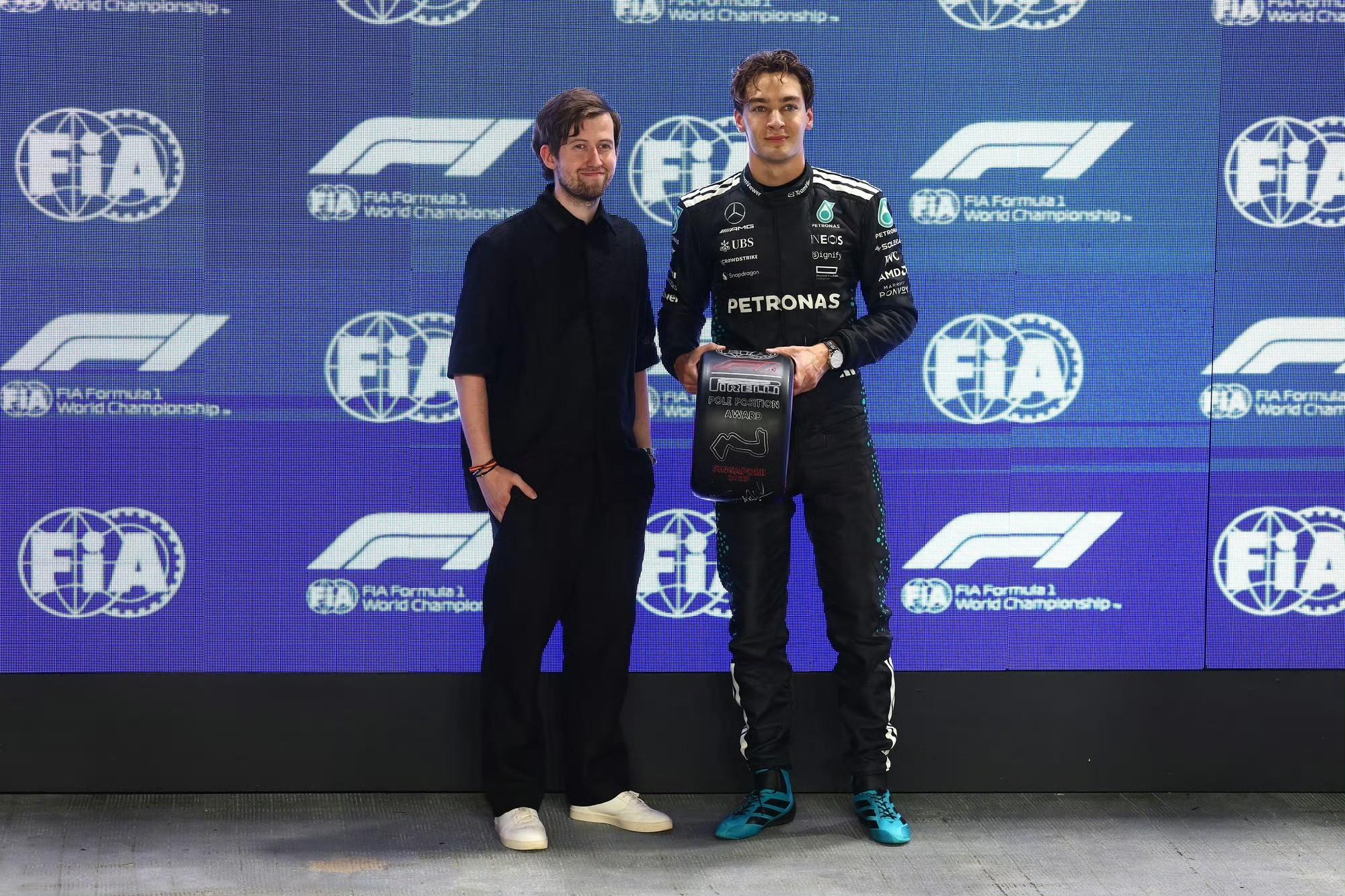 迈凯伦横扫红牛二队,拉塞尔统治全场 迈凯伦横扫红牛二队,拉塞尔统治全场