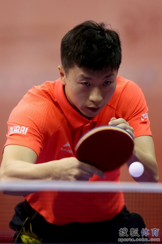 奥地利队横扫英格兰队,马龙点燃赛场 奥地利队横扫英格兰队,马龙点燃赛场