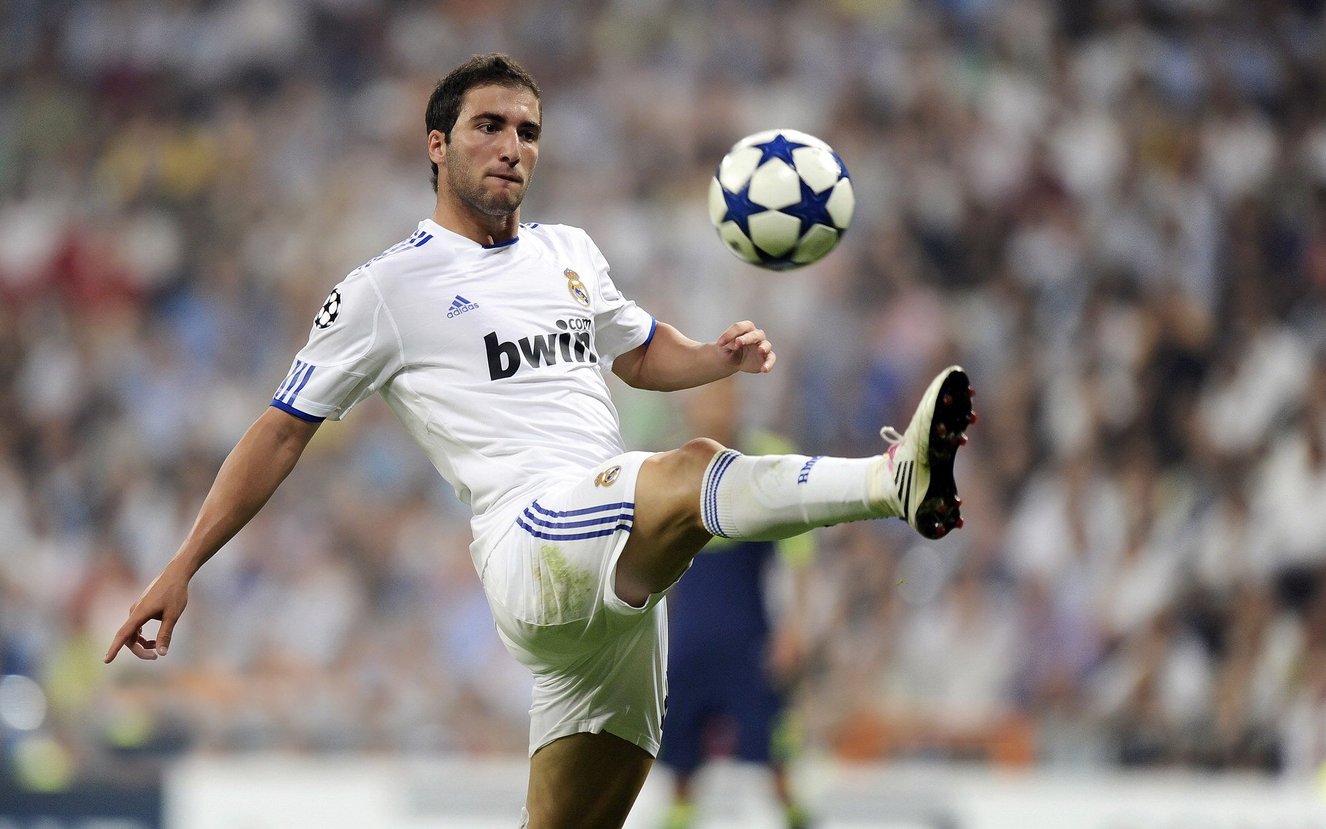 外援字母哥降临上海滩!加时赛独砍12分化身关键先生